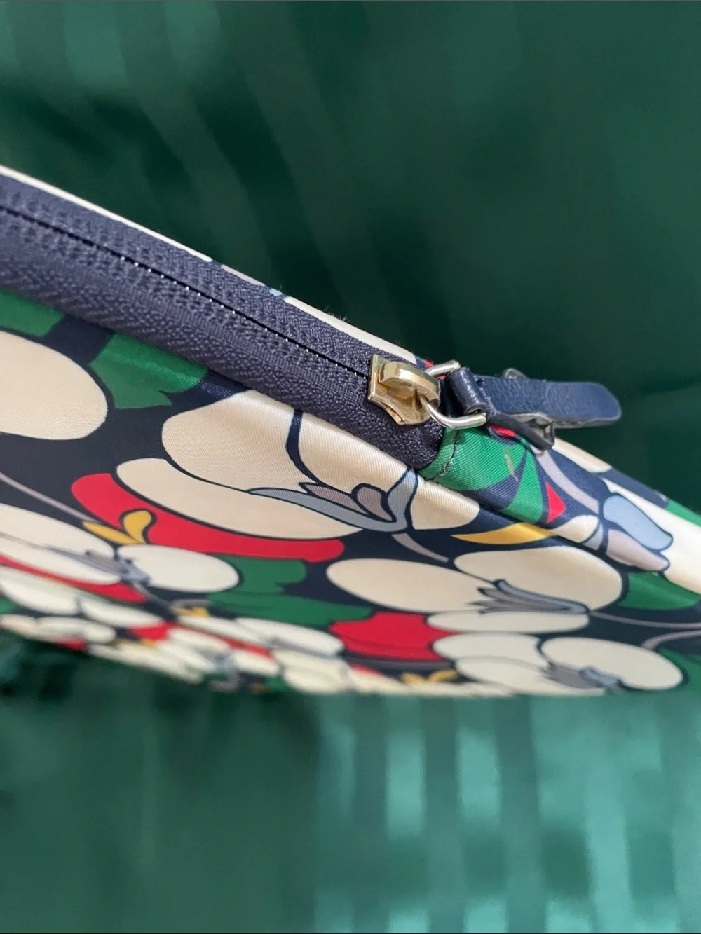 kate spade lap top bag - navy floral sleeve with red, white & green accents